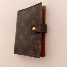 Load image into Gallery viewer, Authentic pre loved Louis Vuitton agenda/ wallet