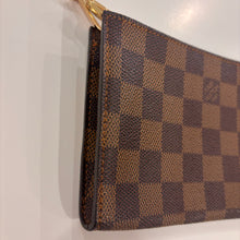 Load image into Gallery viewer, Authentic Louis Vuitton crossbody pochette