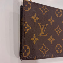 Load image into Gallery viewer, Authentic Louis Vuitton crossbody pochette