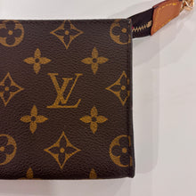 Load image into Gallery viewer, Authentic Louis Vuitton crossbody pochette