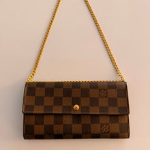 Load image into Gallery viewer, Authentic Louis Vuitton crossbody wallet