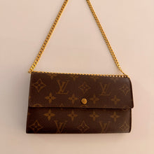Load image into Gallery viewer, Authentic Louis Vuitton crossbody wallet
