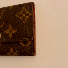 Load image into Gallery viewer, Authentic pre loved Louis Vuitton key holder