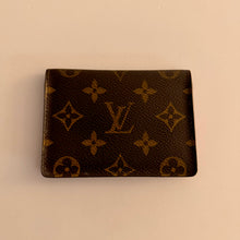Load image into Gallery viewer, Authentic pre loved Louis Vuitton card holder