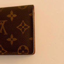 Load image into Gallery viewer, Authentic pre loved Louis Vuitton card holder