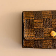 Load image into Gallery viewer, Authentic pre loved Louis Vuitton key holder