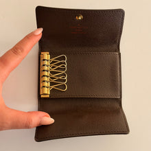 Load image into Gallery viewer, Authentic pre loved Louis Vuitton key holder