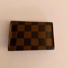 Load image into Gallery viewer, Authentic pre loved Louis Vuitton key holder