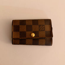 Load image into Gallery viewer, Authentic pre loved Louis Vuitton key holder