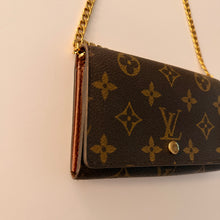 Load image into Gallery viewer, Authentic Louis Vuitton crossbody wallet