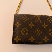 Load image into Gallery viewer, Authentic Louis Vuitton crossbody wallet