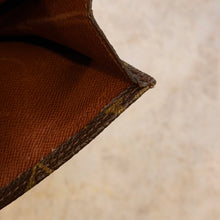 Load image into Gallery viewer, Authentic Louis Vuitton crossbody wallet