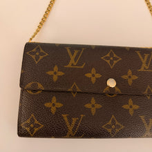 Load image into Gallery viewer, Authentic Louis Vuitton crossbody wallet