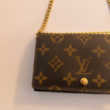 Load image into Gallery viewer, Authentic Louis Vuitton crossbody wallet