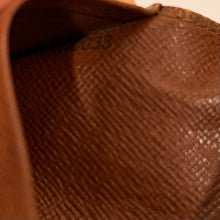 Load image into Gallery viewer, Authentic pre loved Louis Vuitton card holder