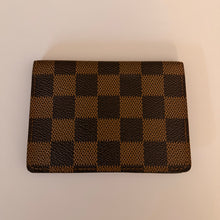 Load image into Gallery viewer, Authentic pre loved Louis Vuitton card holder