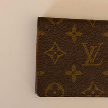 Load image into Gallery viewer, Authentic pre loved Louis Vuitton card holder