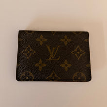 Load image into Gallery viewer, Authentic pre loved Louis Vuitton card holder