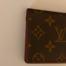 Load image into Gallery viewer, Authentic pre loved Louis Vuitton card holder