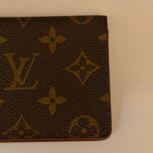 Load image into Gallery viewer, Authentic pre loved Louis Vuitton card holder