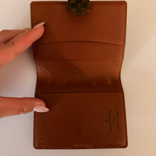 Load image into Gallery viewer, Authentic pre loved Louis Vuitton card holder