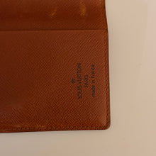 Load image into Gallery viewer, Authentic pre loved Louis Vuitton card holder