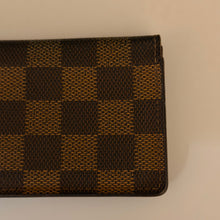 Load image into Gallery viewer, Authentic pre loved Louis Vuitton card holder
