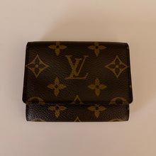 Load image into Gallery viewer, Authentic pre loved Louis Vuitton card holder