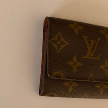 Load image into Gallery viewer, Authentic pre loved Louis Vuitton card holder