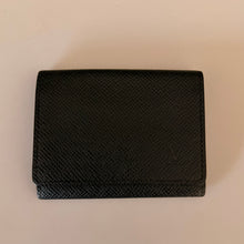 Load image into Gallery viewer, Authentic pre loved Louis Vuitton card holder