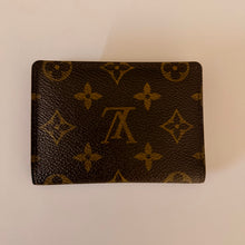 Load image into Gallery viewer, Authentic pre loved Louis Vuitton card holder