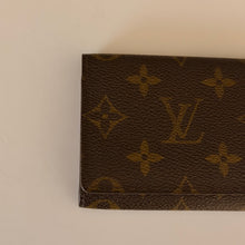 Load image into Gallery viewer, Authentic pre loved Louis Vuitton card holder