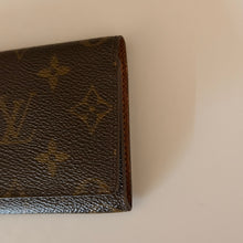 Load image into Gallery viewer, Authentic pre loved Louis Vuitton card holder