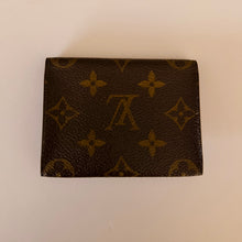 Load image into Gallery viewer, Authentic pre loved Louis Vuitton card holder