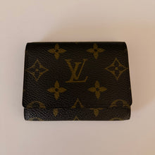 Load image into Gallery viewer, Authentic pre loved Louis Vuitton card holder