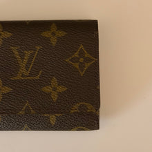 Load image into Gallery viewer, Authentic pre loved Louis Vuitton card holder
