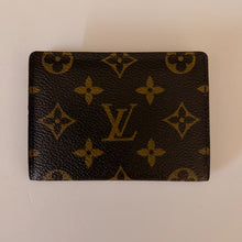 Load image into Gallery viewer, Authentic pre loved Louis Vuitton card holder