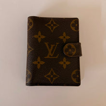 Load image into Gallery viewer, Authentic pre loved Louis Vuitton card holder
