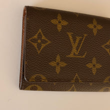 Load image into Gallery viewer, Authentic pre loved Louis Vuitton card holder