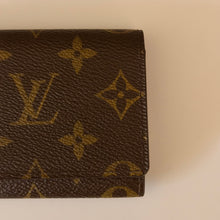 Load image into Gallery viewer, Authentic pre loved Louis Vuitton card holder