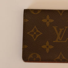 Load image into Gallery viewer, Authentic pre loved Louis Vuitton card holder