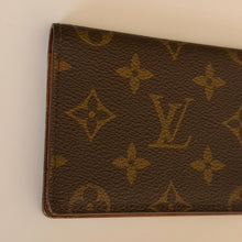 Load image into Gallery viewer, Authentic pre loved Louis Vuitton card holder