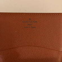 Load image into Gallery viewer, Authentic pre loved Louis Vuitton card holder
