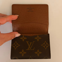 Load image into Gallery viewer, Authentic pre loved Louis Vuitton card holder
