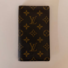 Load image into Gallery viewer, Authentic pre loved Louis Vuitton card holder