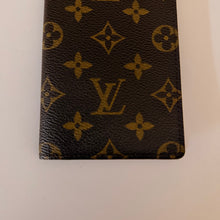 Load image into Gallery viewer, Authentic pre loved Louis Vuitton card holder