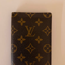 Load image into Gallery viewer, Authentic pre loved Louis Vuitton card holder