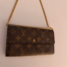 Load image into Gallery viewer, Authentic Louis Vuitton crossbody wallet