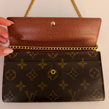 Load image into Gallery viewer, Authentic Louis Vuitton crossbody wallet