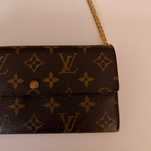 Load image into Gallery viewer, Authentic Louis Vuitton crossbody wallet